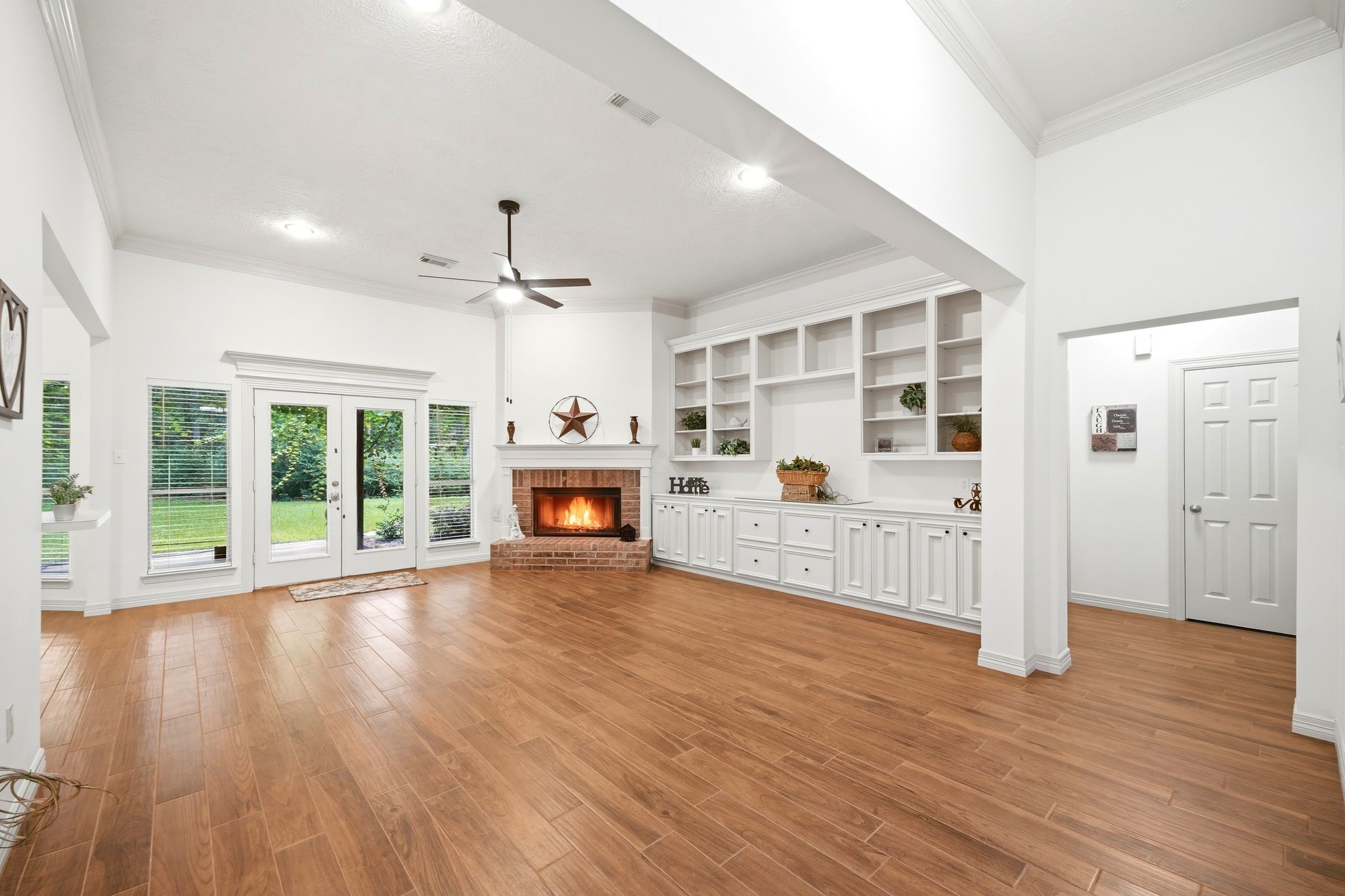 5925 Ranch Lake Drive Property Photo 10