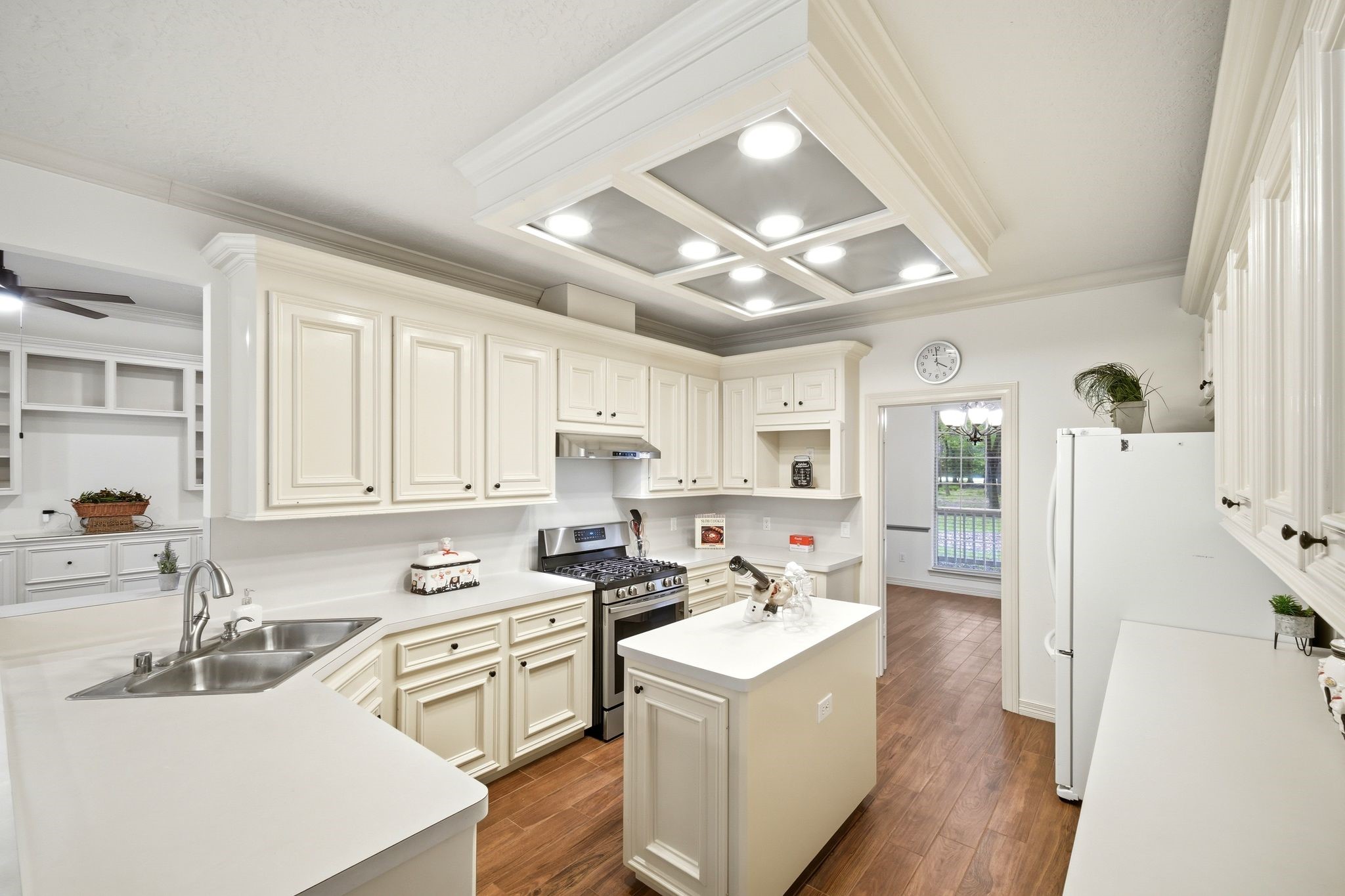 5925 Ranch Lake Drive Property Photo 15