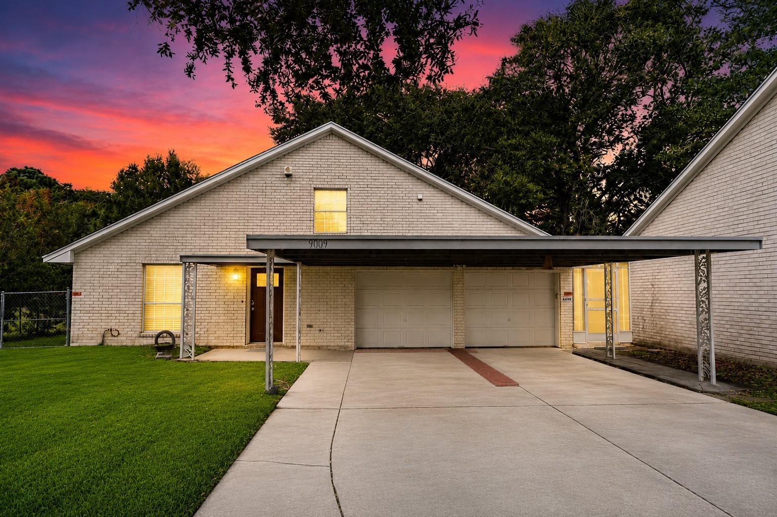 9009 Tavenor Lane Property Photo 1