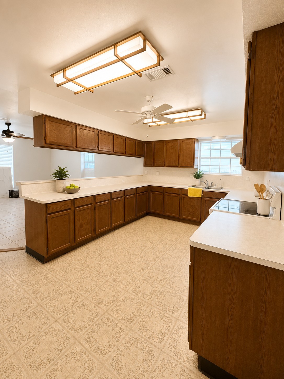 9009 Tavenor Lane Property Photo 8