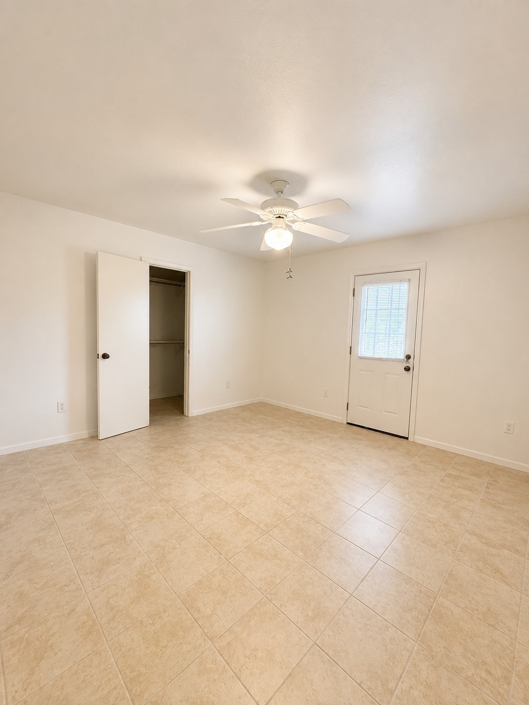 9009 Tavenor Lane Property Photo 11