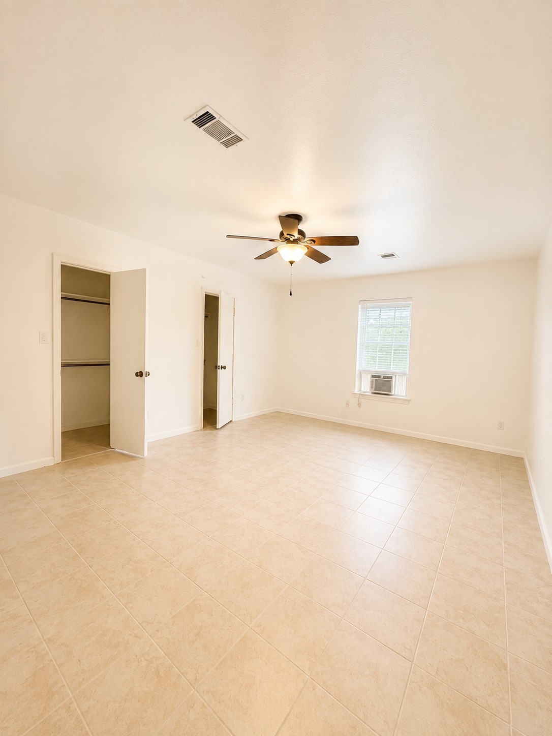 9009 Tavenor Lane Property Photo 13