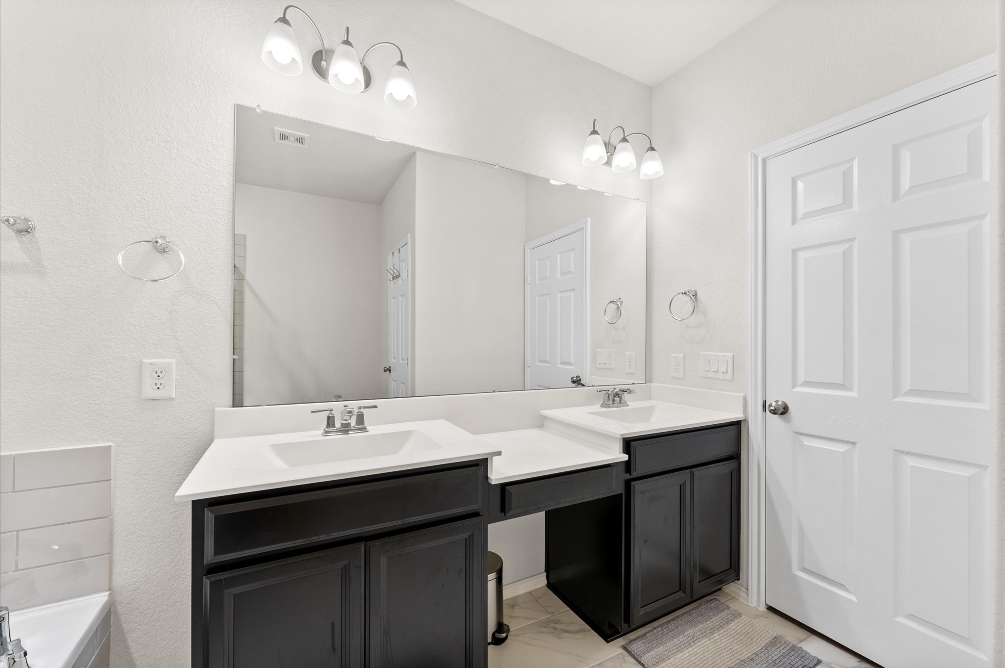 3419 Avondale View Drive Property Photo 16