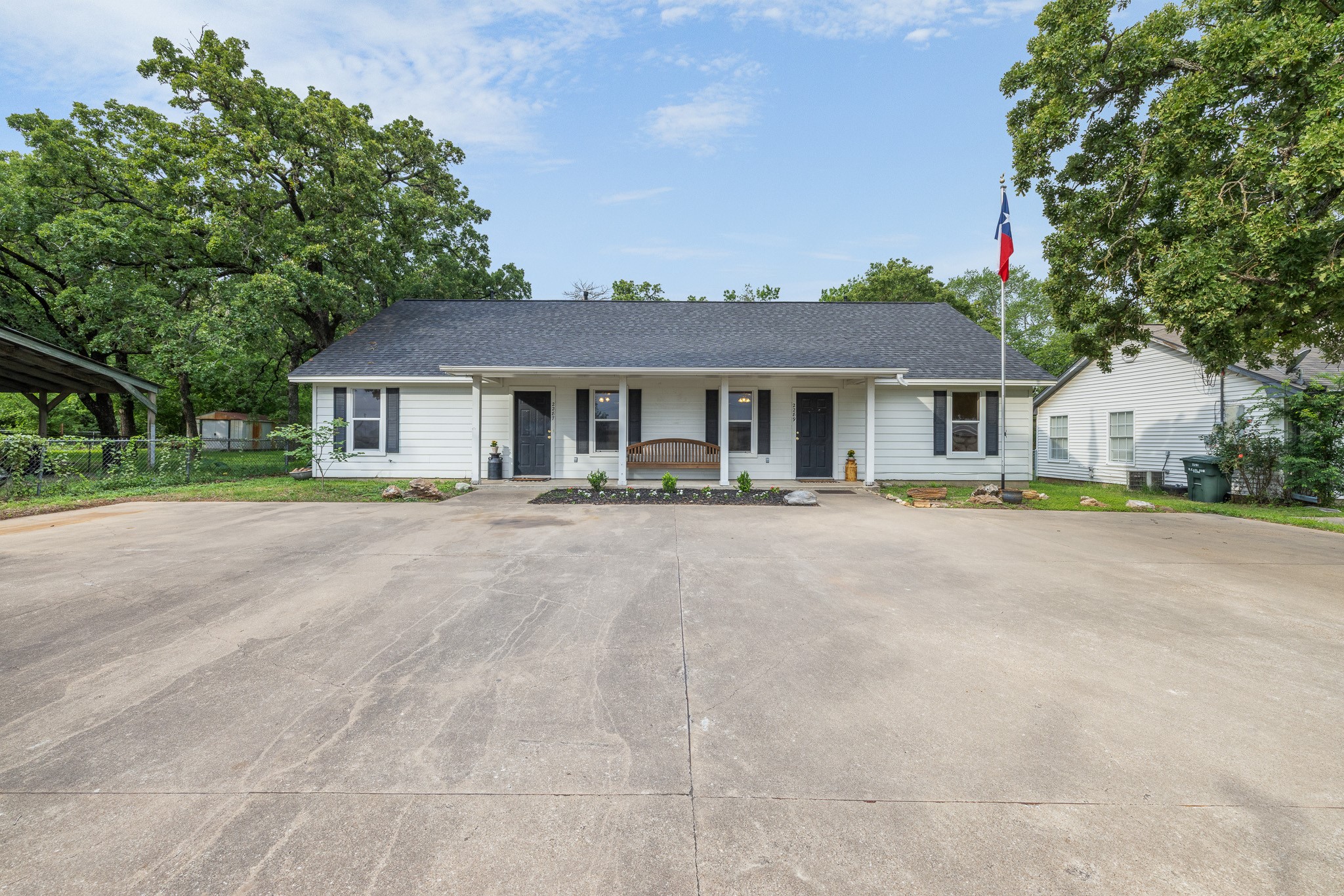 2287 N Earl Rudder Freeway Property Photo 1