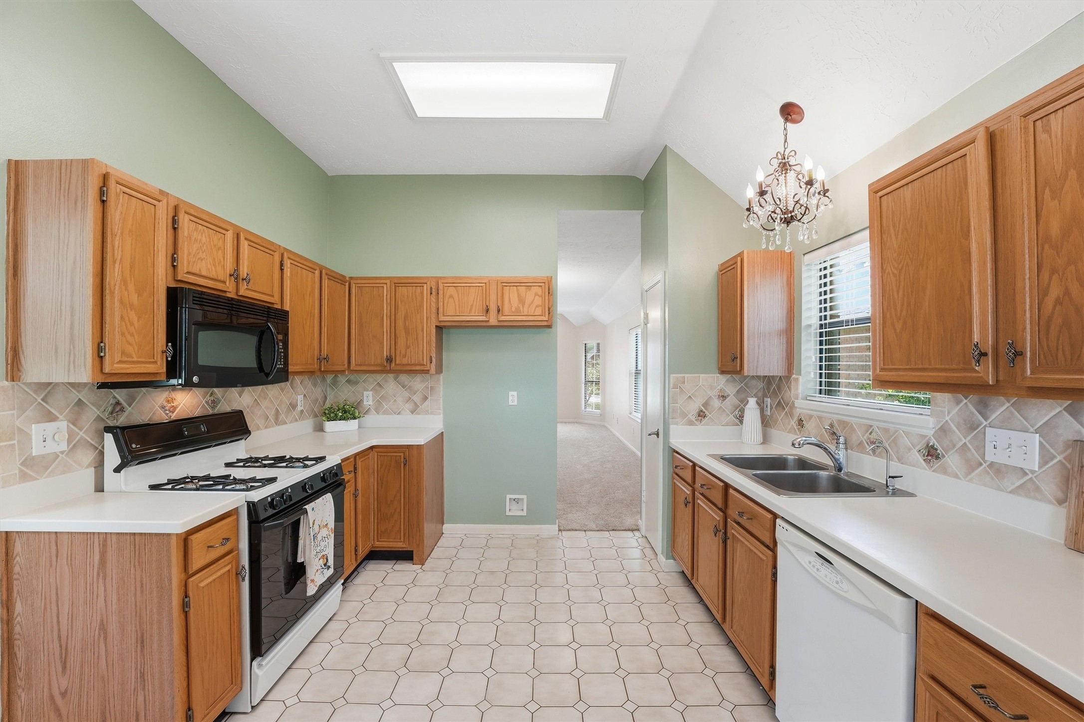 3918 E Peach Hollow Circle Property Photo 9