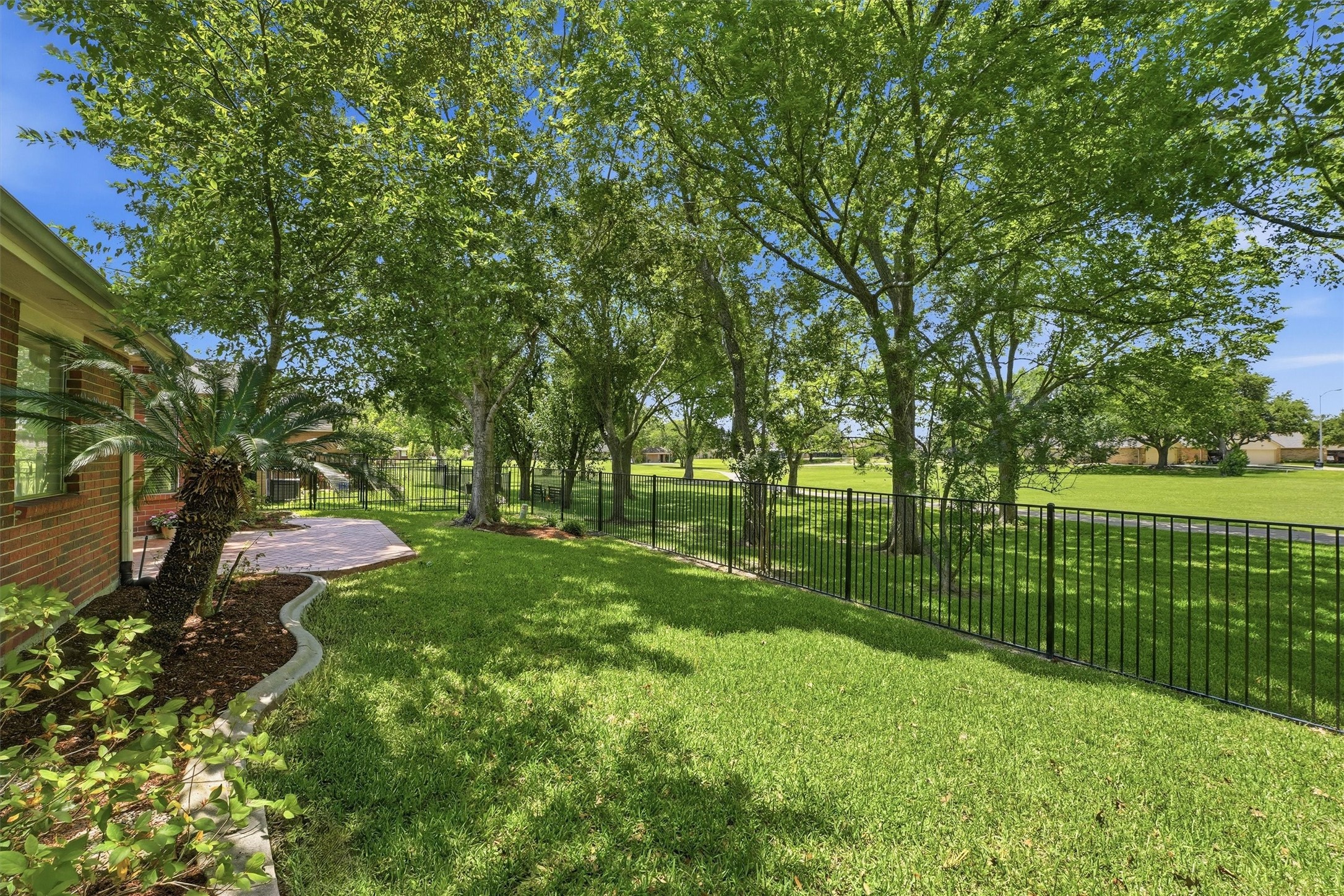 3918 E Peach Hollow Circle Property Photo 23