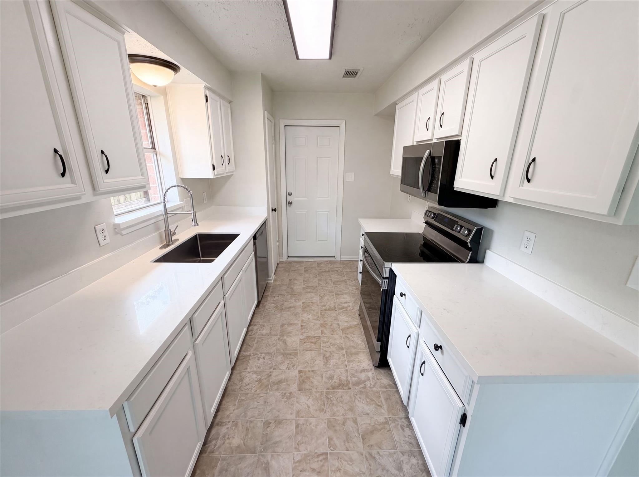 17110 Golf Club Drive, Crosby Tx 77532 Property Photo 7
