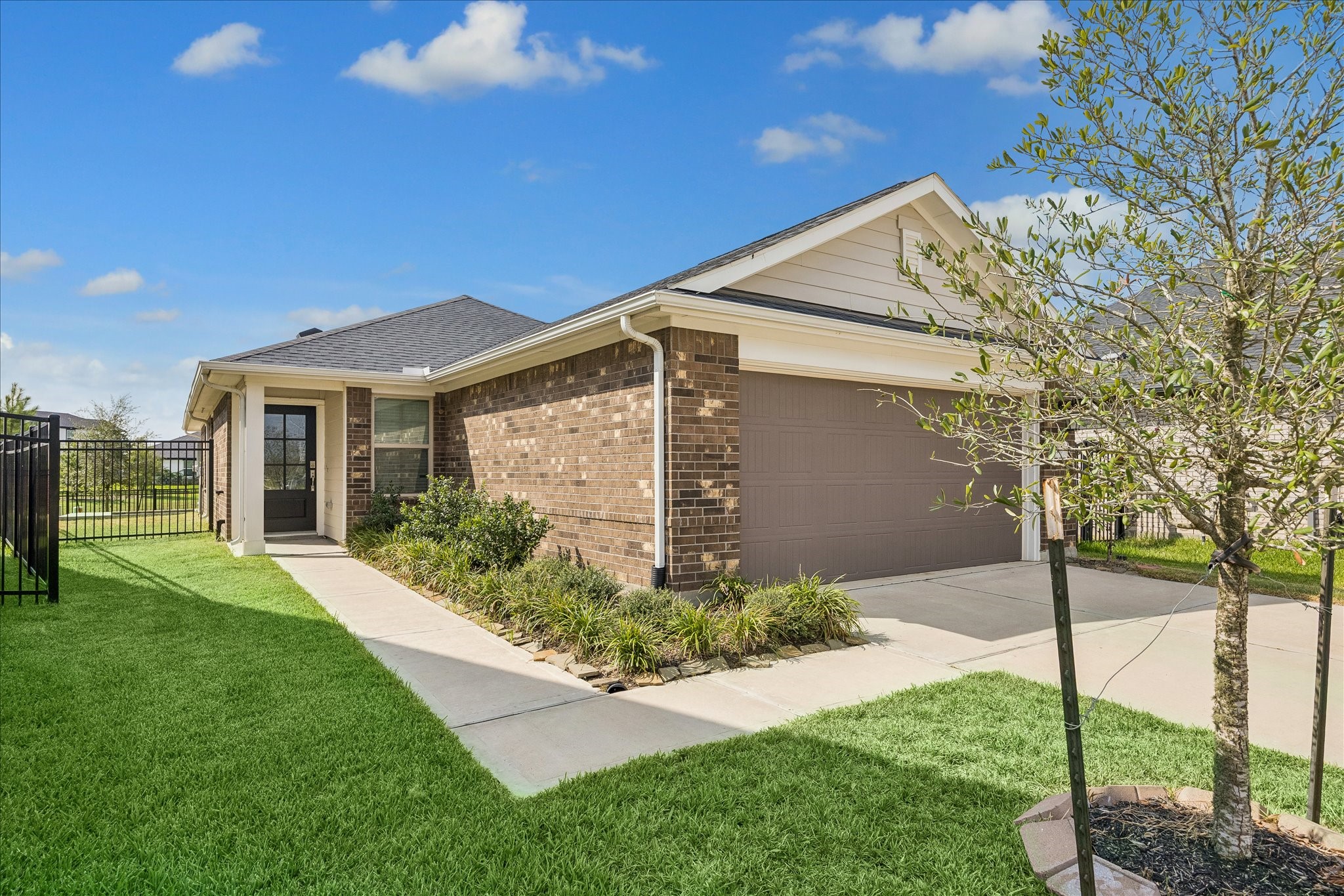 27007 Blue Pool Drive Property Photo 1