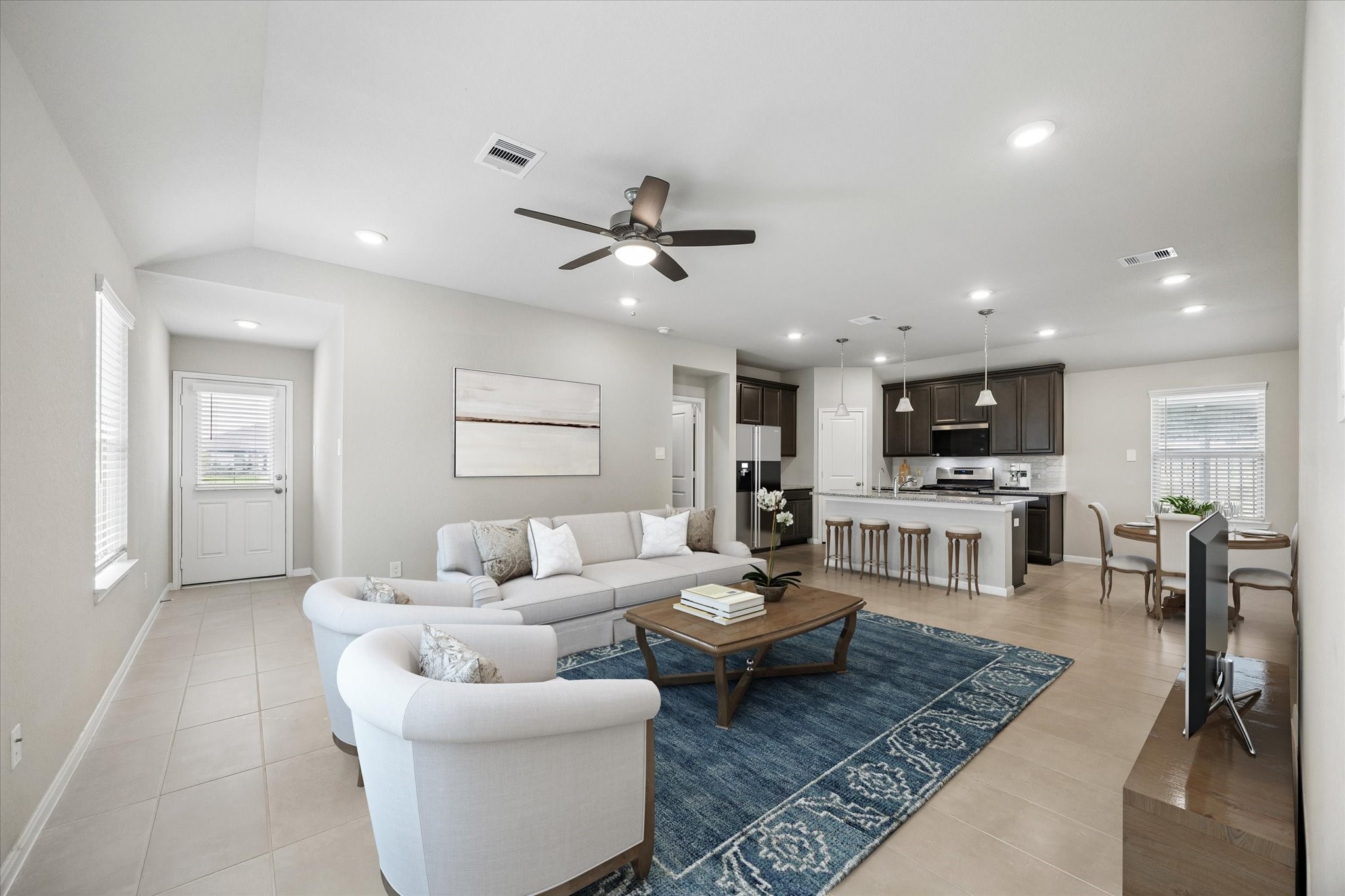 27007 Blue Pool Drive Property Photo 3