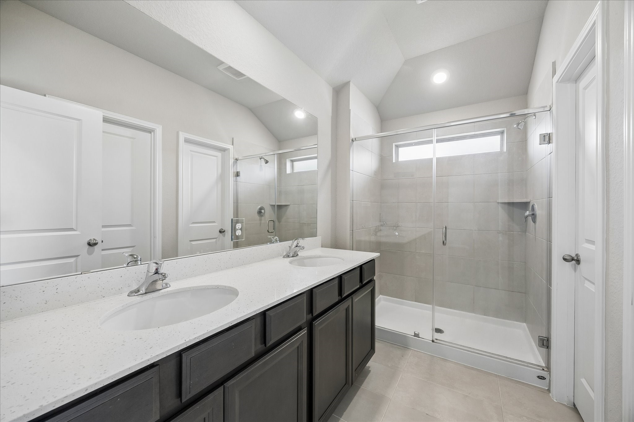 27007 Blue Pool Drive Property Photo 14
