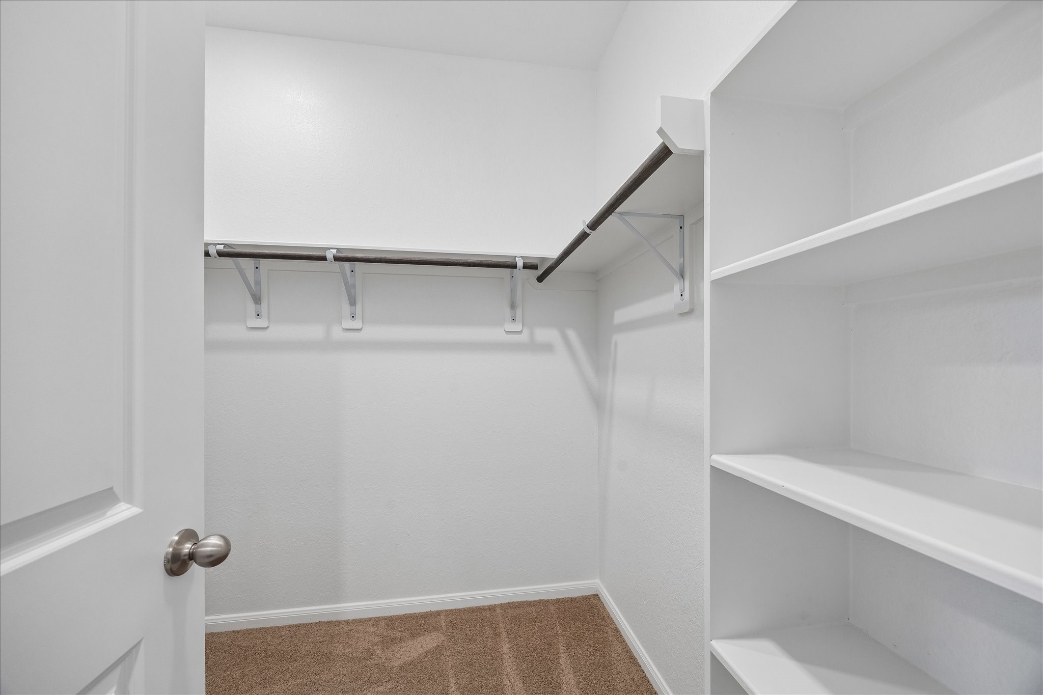 27007 Blue Pool Drive Property Photo 15