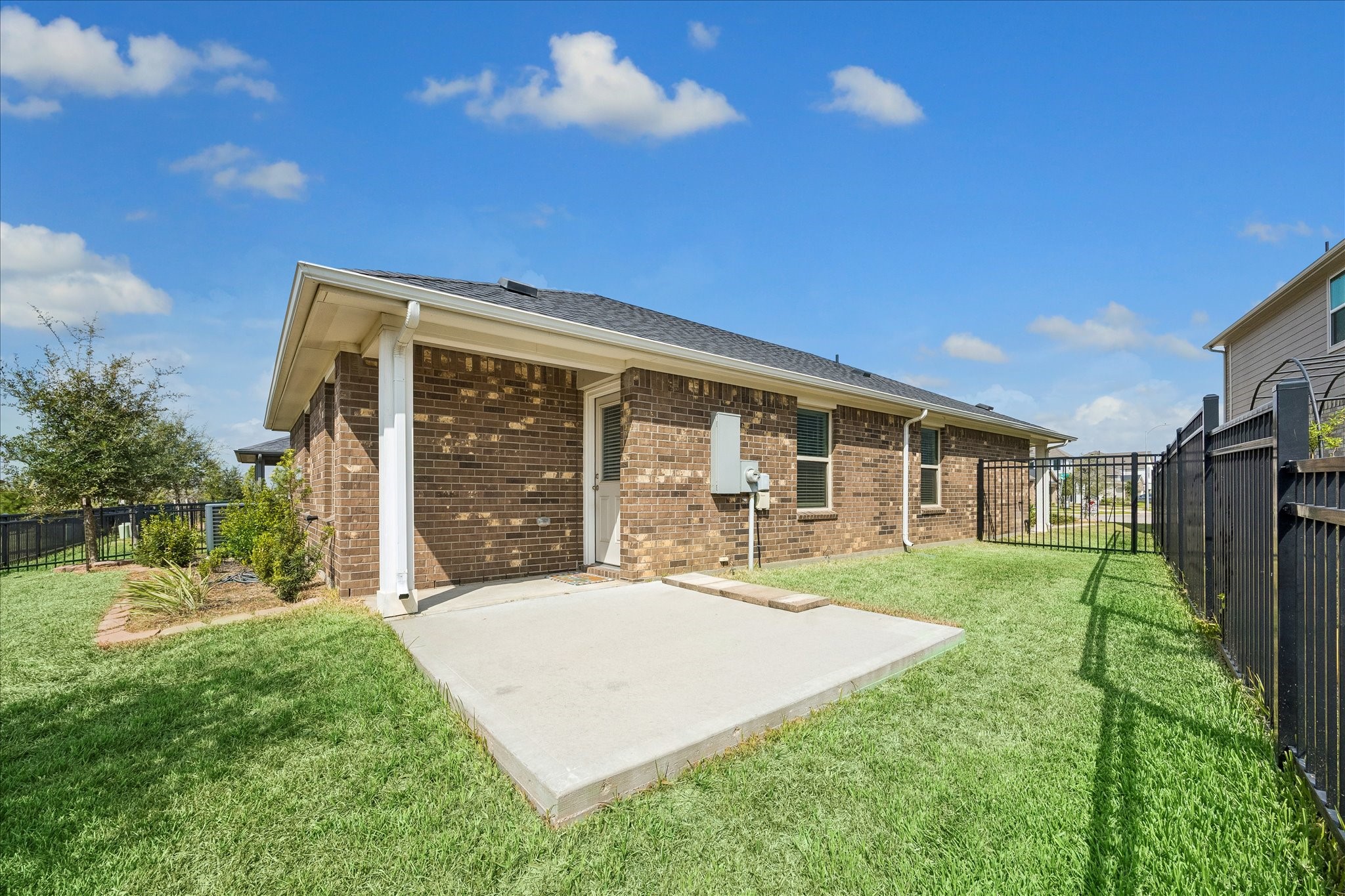 27007 Blue Pool Drive Property Photo 21