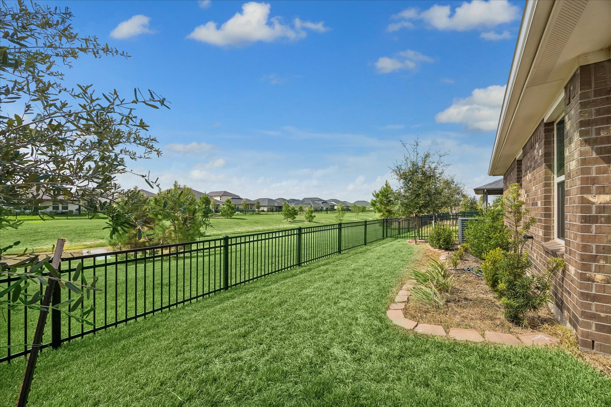 27007 Blue Pool Drive Property Photo 23