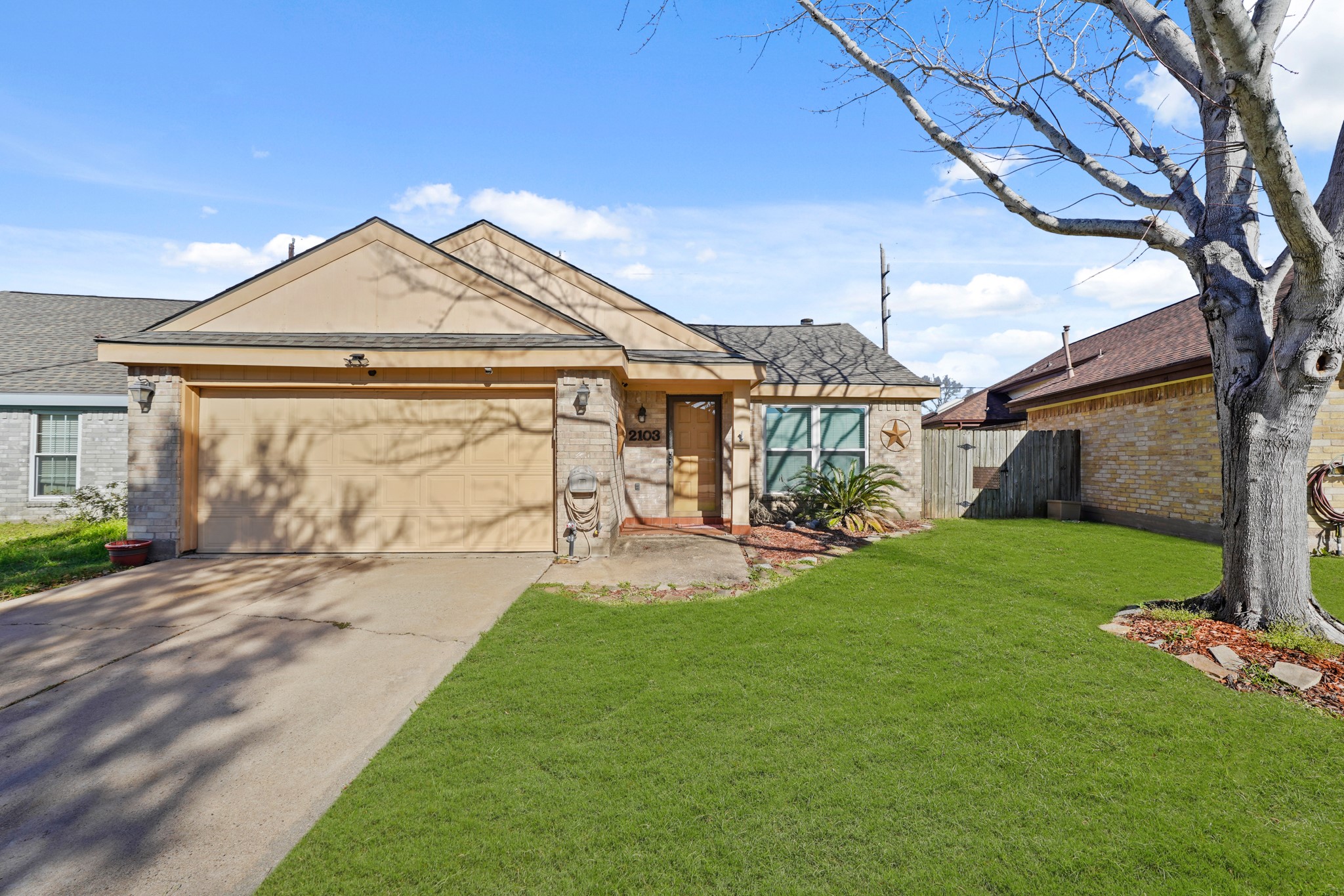 2103 Highland Hills Drive Property Photo