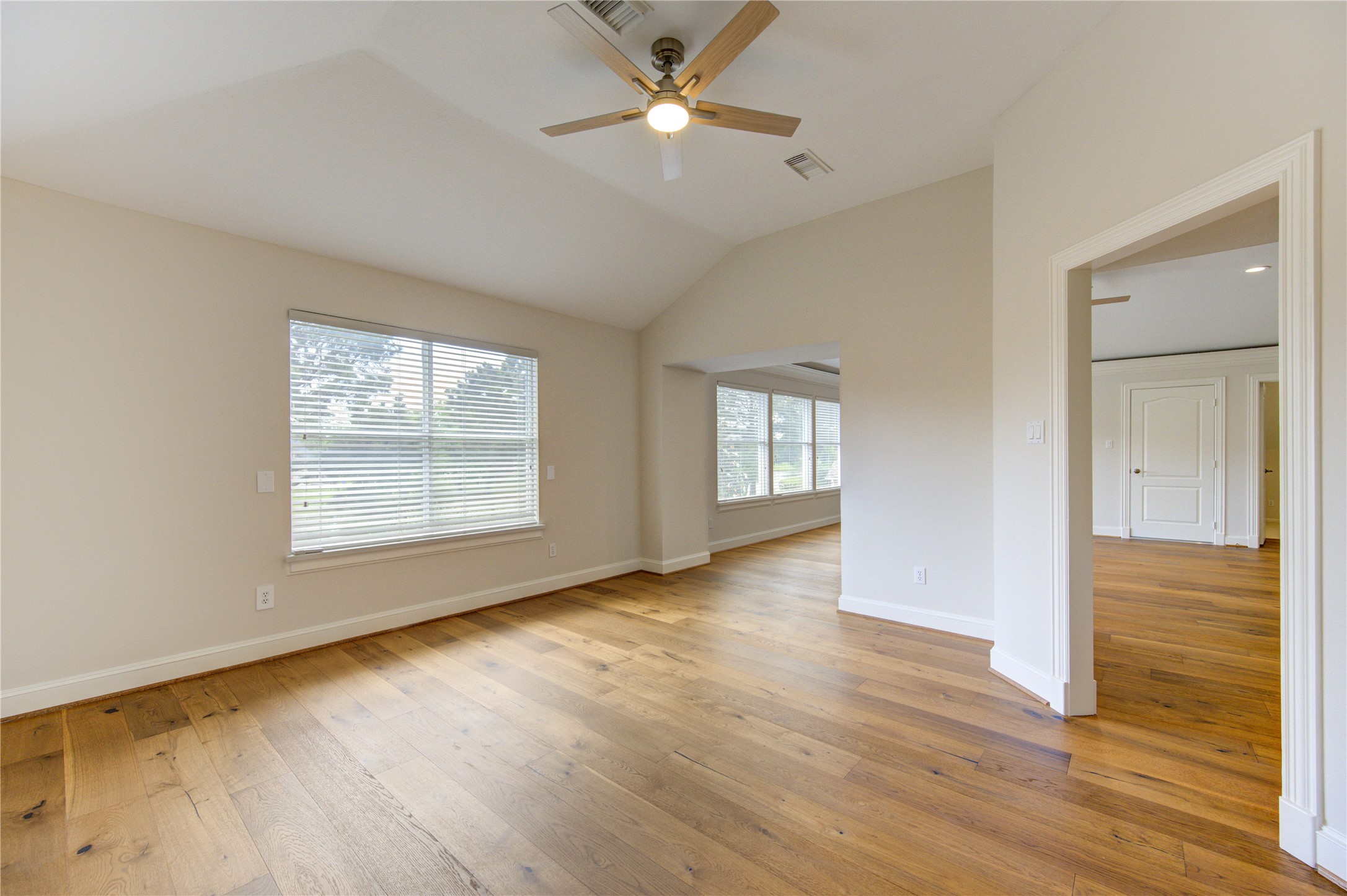 5607 Summer Snow Drive Property Photo 24