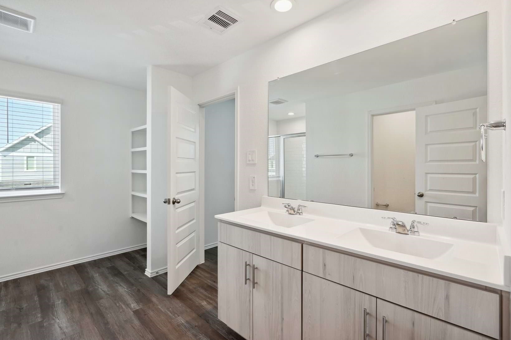 3615 Massenet Property Photo 9