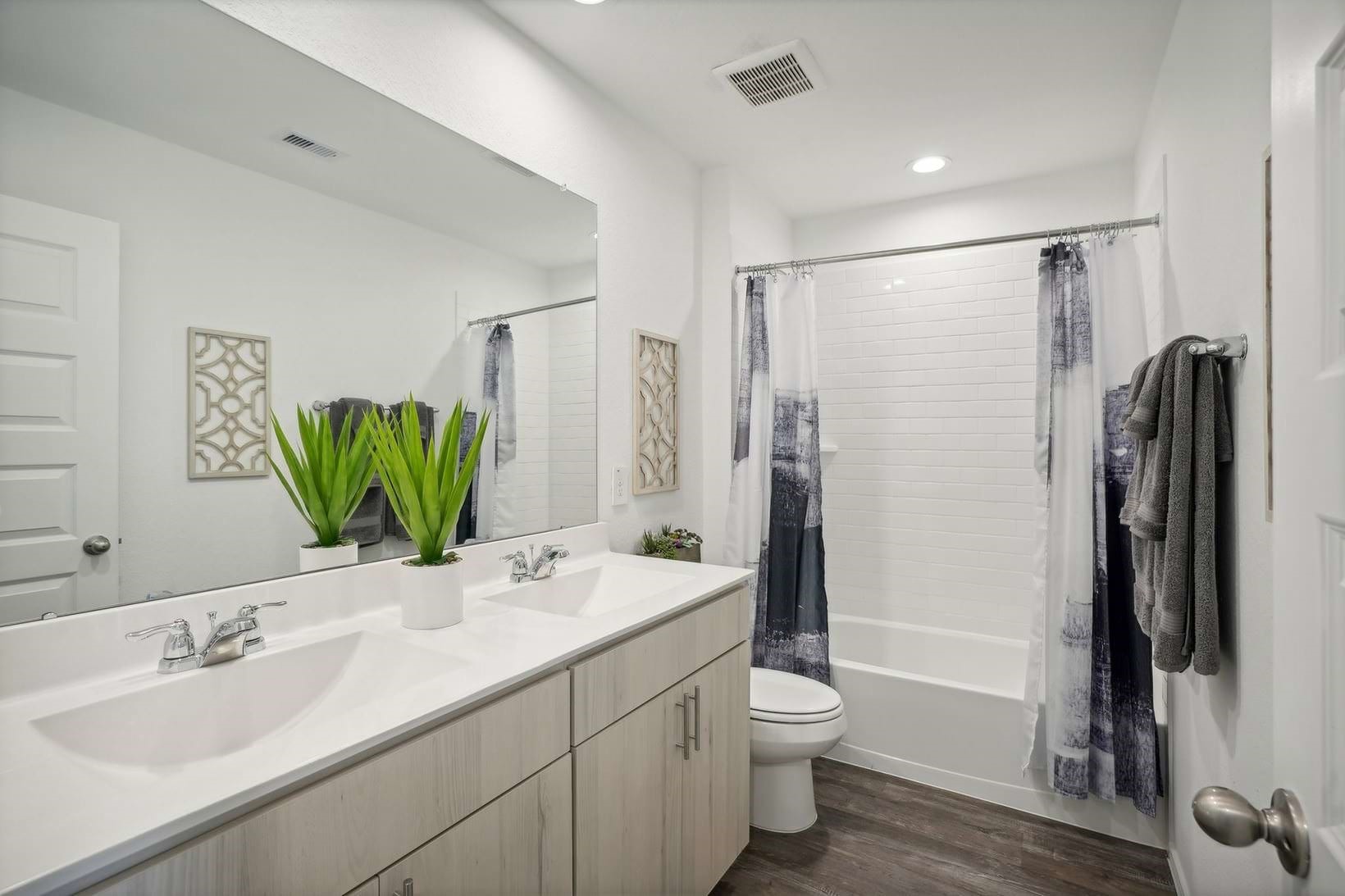 3615 Massenet Property Photo 18