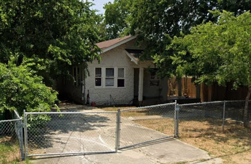 2334 Aransas Avenue Property Photo 1