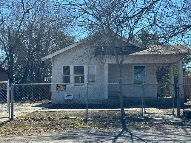 2334 Aransas Avenue Property Photo 3