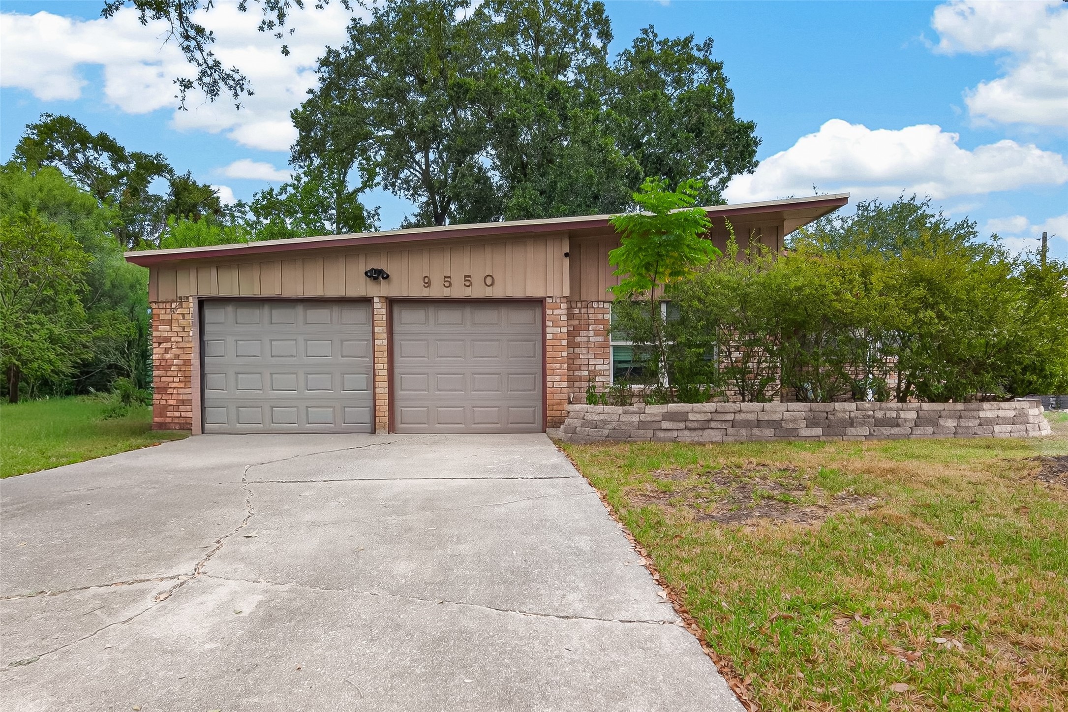 9550 Fairdale Lane Property Photo 1