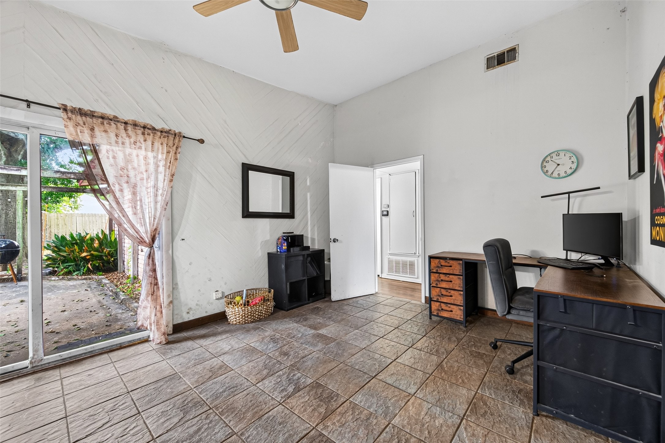 9550 Fairdale Lane Property Photo 10