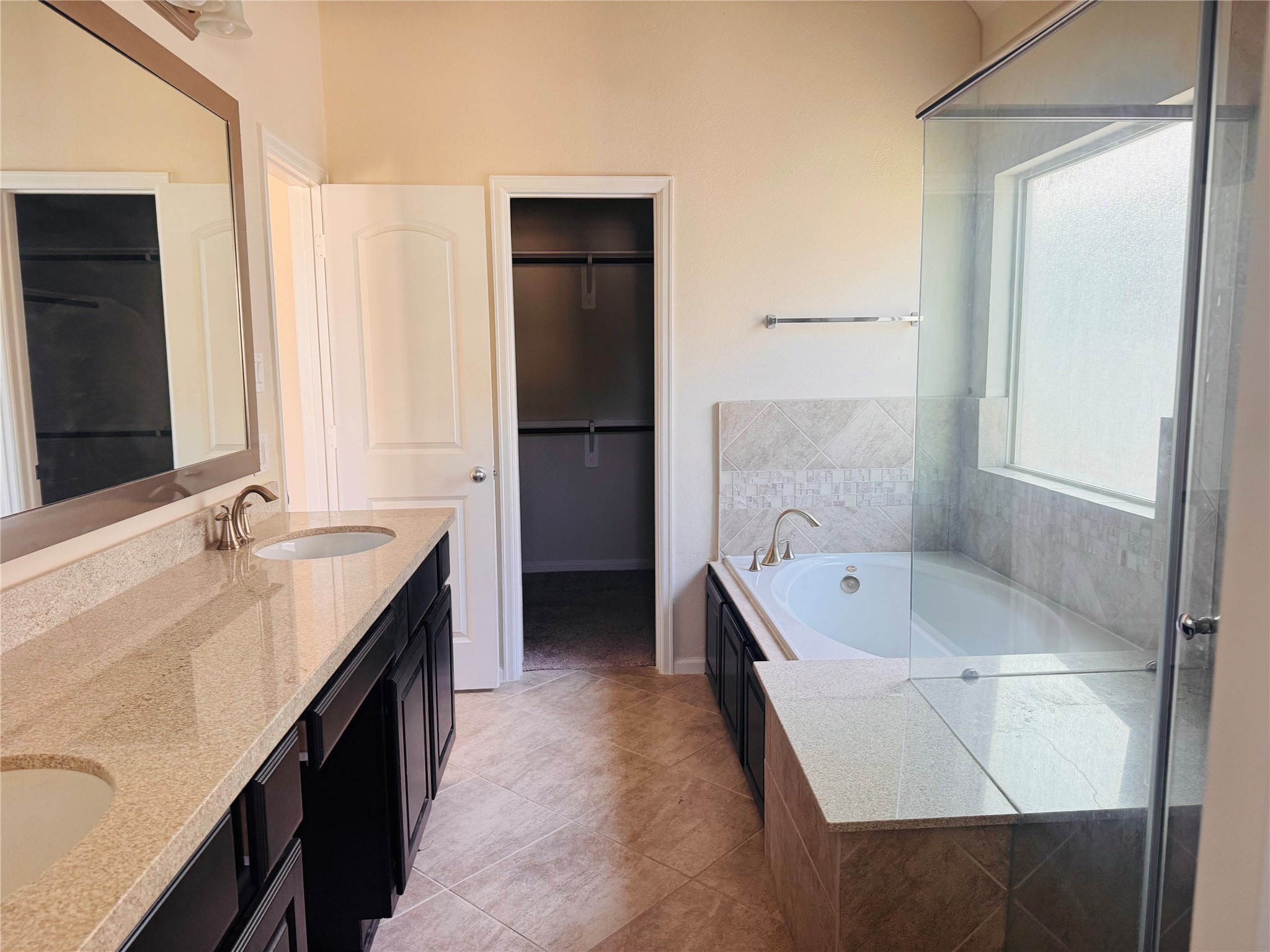 10009 Spring Shadows Park Circle Property Photo 14