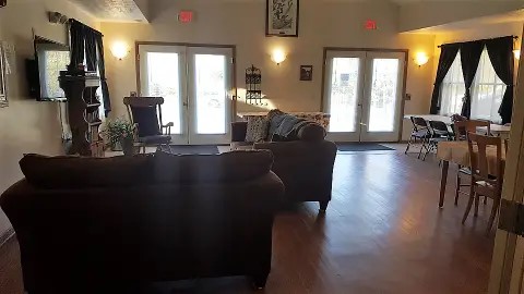 679 S Main St Property Photo 5