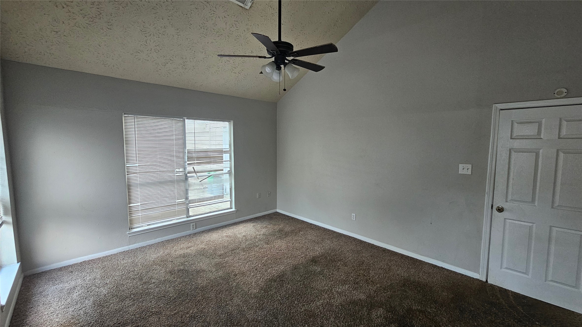 21431 Park Mount Drive Property Photo 16