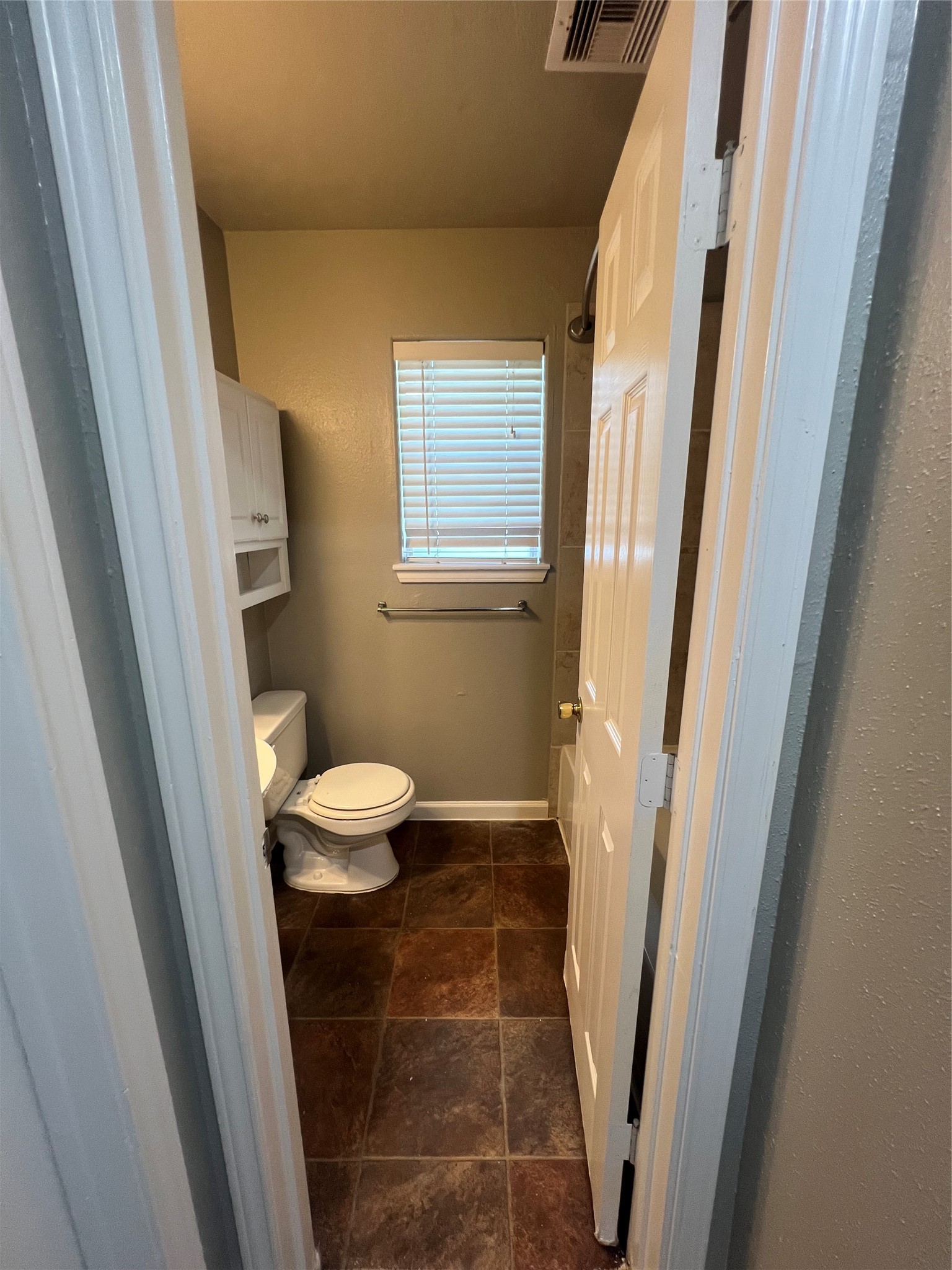 1325 Northbrook Drive Property Photo 9
