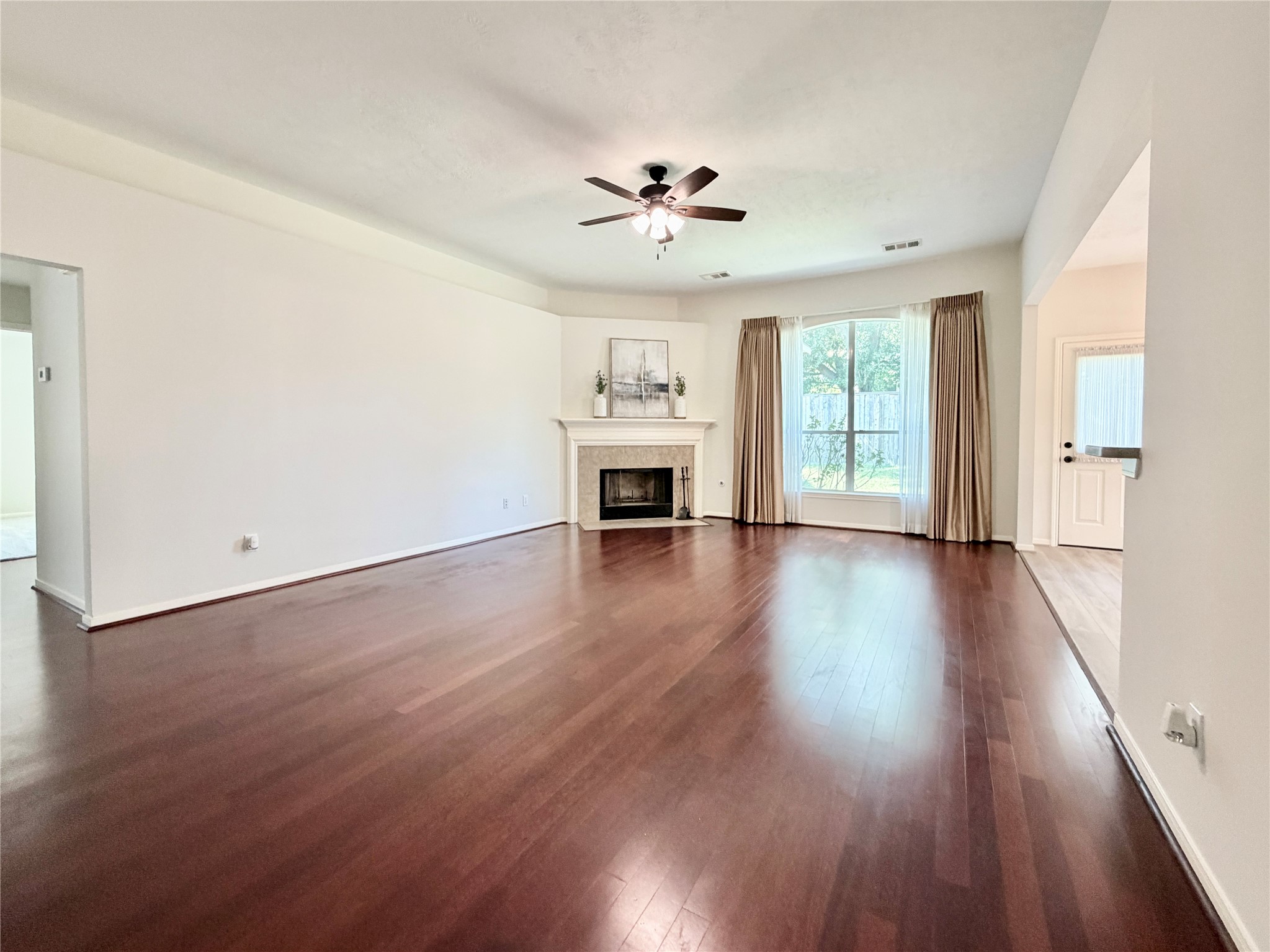 10707 Overton Circle Property Photo 5