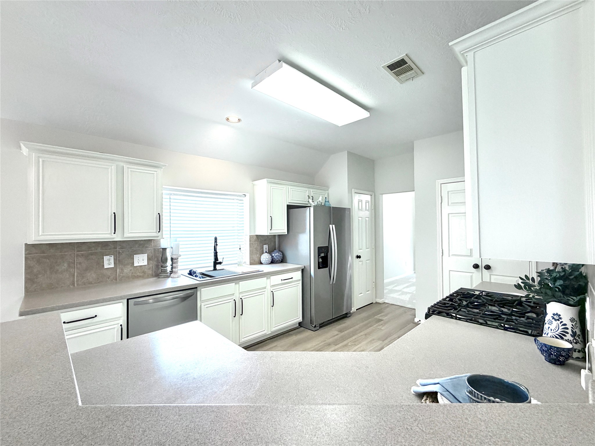 10707 Overton Circle Property Photo 9
