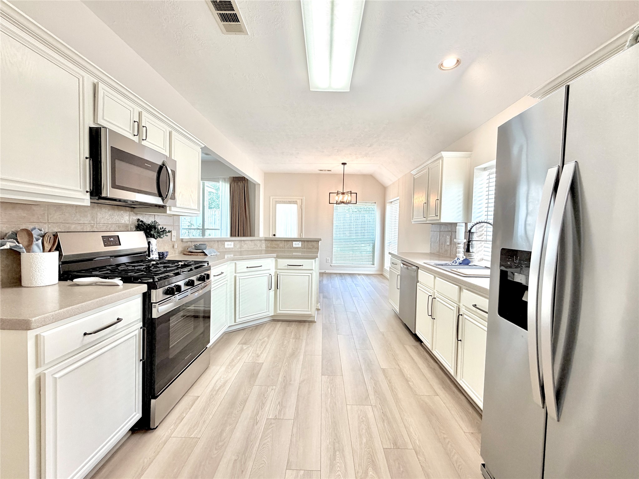 10707 Overton Circle Property Photo 10