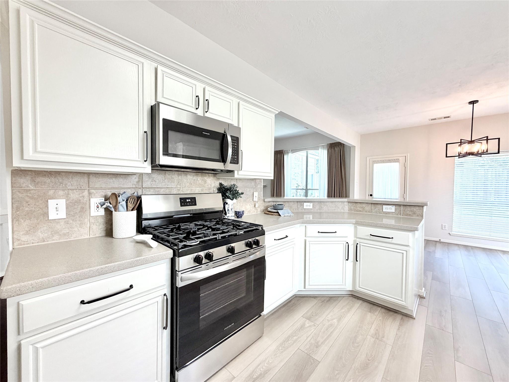 10707 Overton Circle, Houston Tx 77065 Property Photo 11