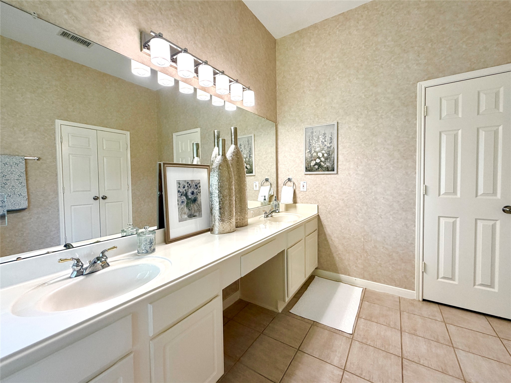 10707 Overton Circle Property Photo 32