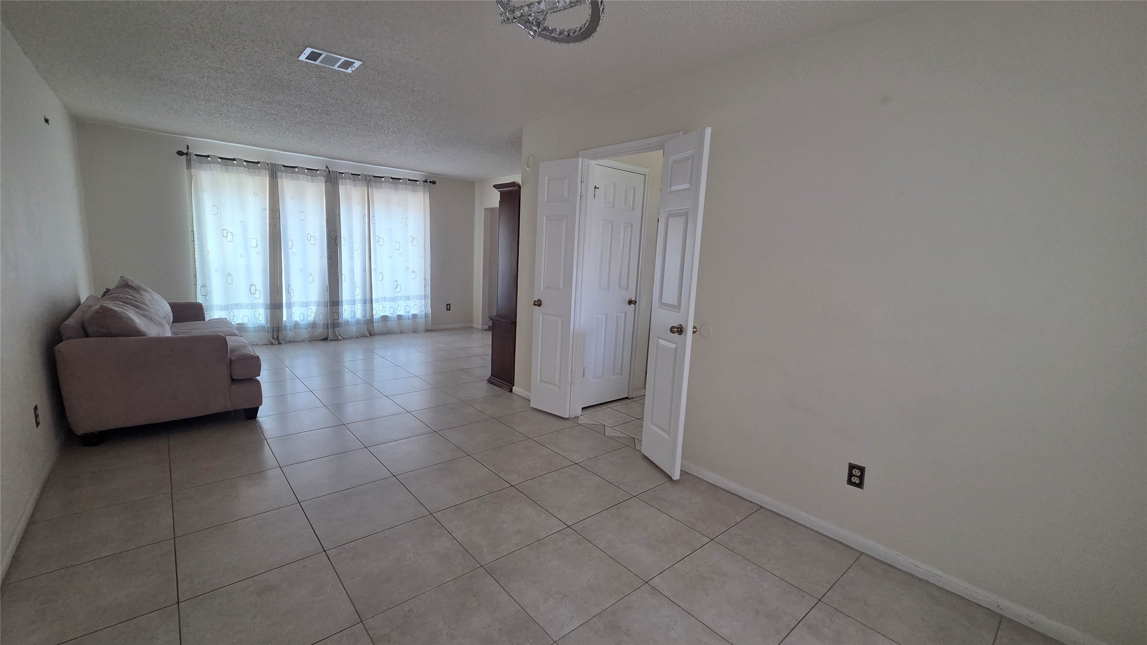 15006 Delbarton Drive Property Photo 5