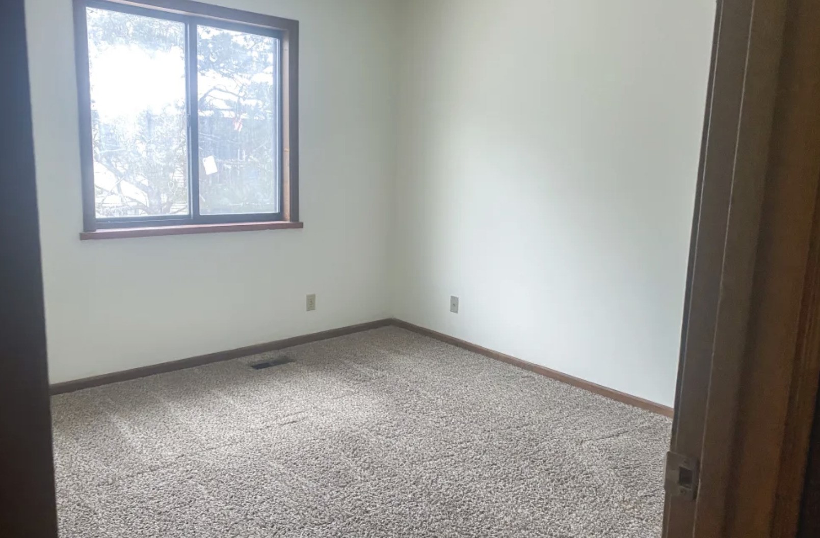 418 Cadillac Property Photo 11