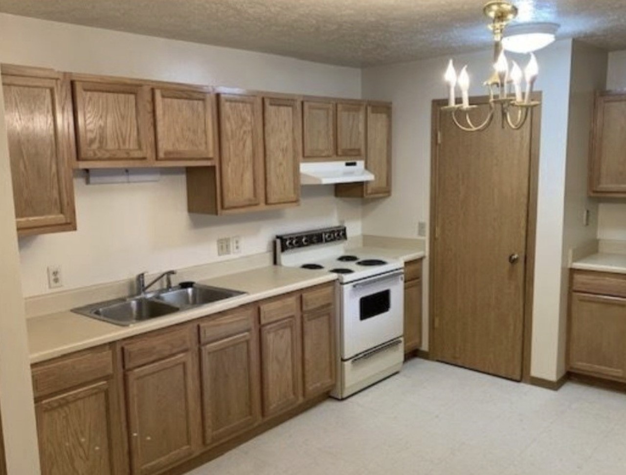 418 Cadillac Property Photo 15