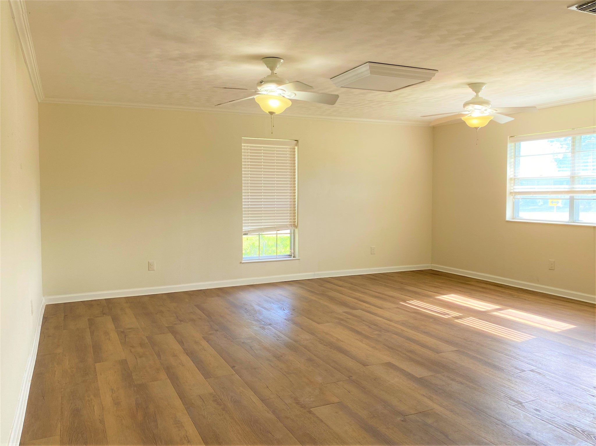 803 Dogwood Street Property Photo 5