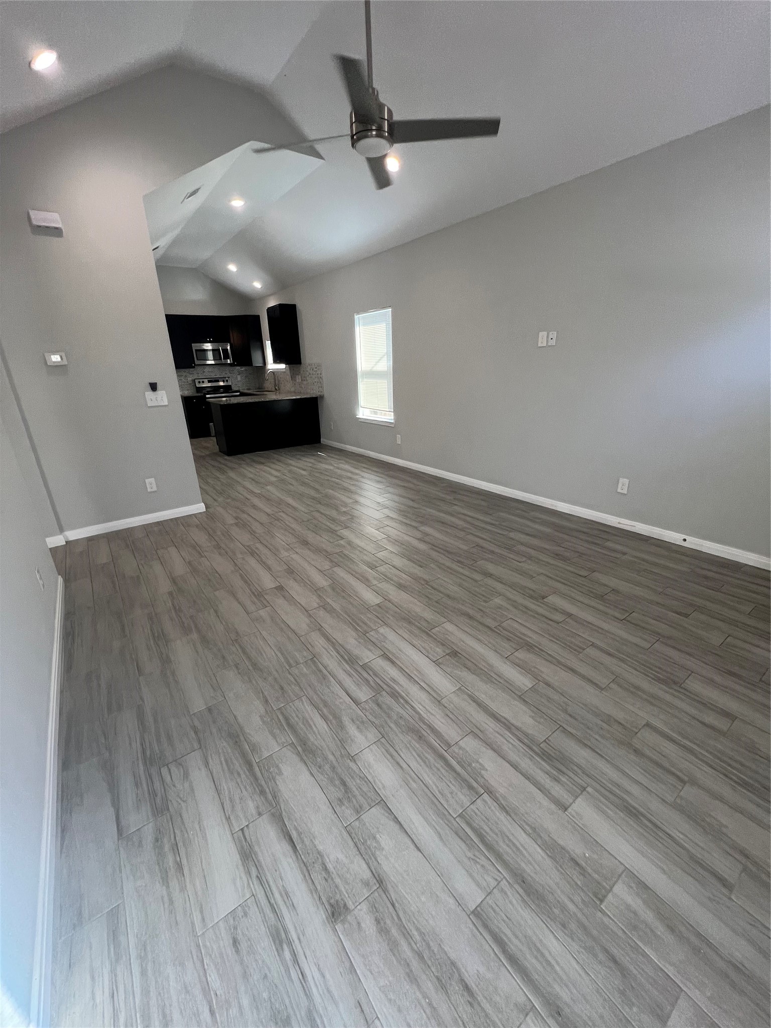 833 Omeara Property Photo 3