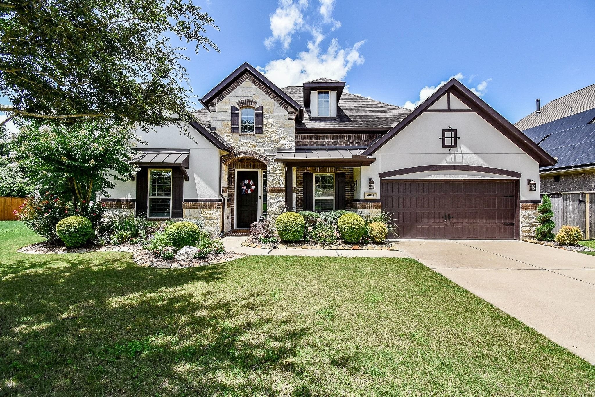 4827 Legend Creek Drive Property Photo 1