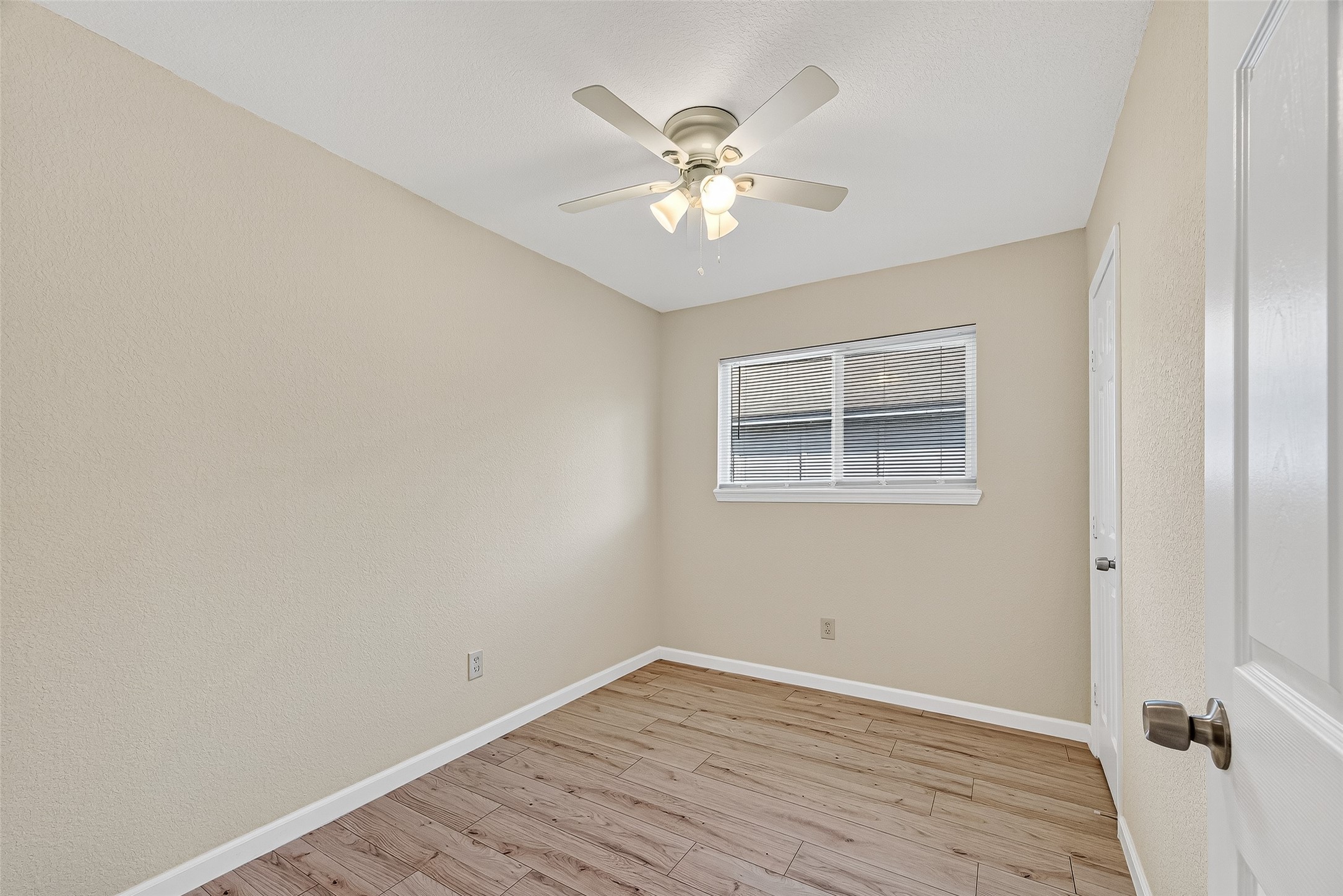 13822 Northlake Drive Property Photo 9