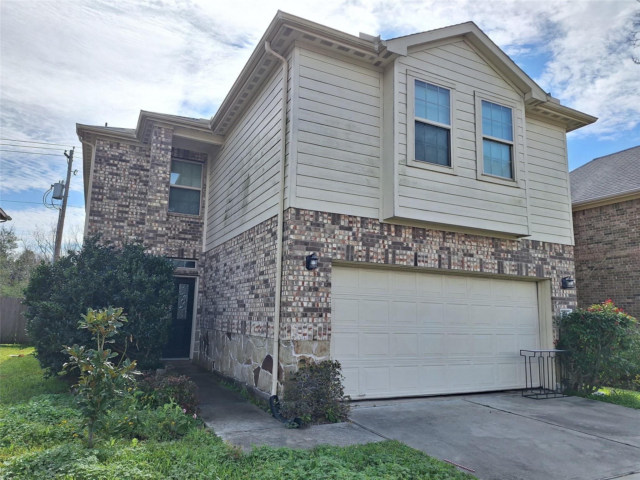 211 Sea Breeze Drive, Bacliff Tx 77518 Property Photo 1