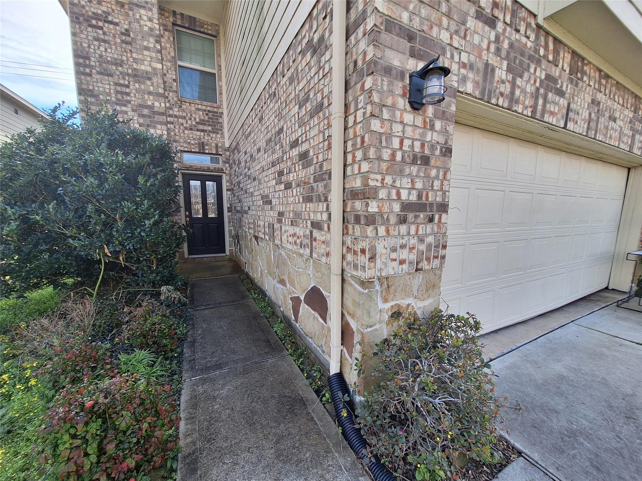 211 Sea Breeze Drive, Bacliff Tx 77518 Property Photo 2