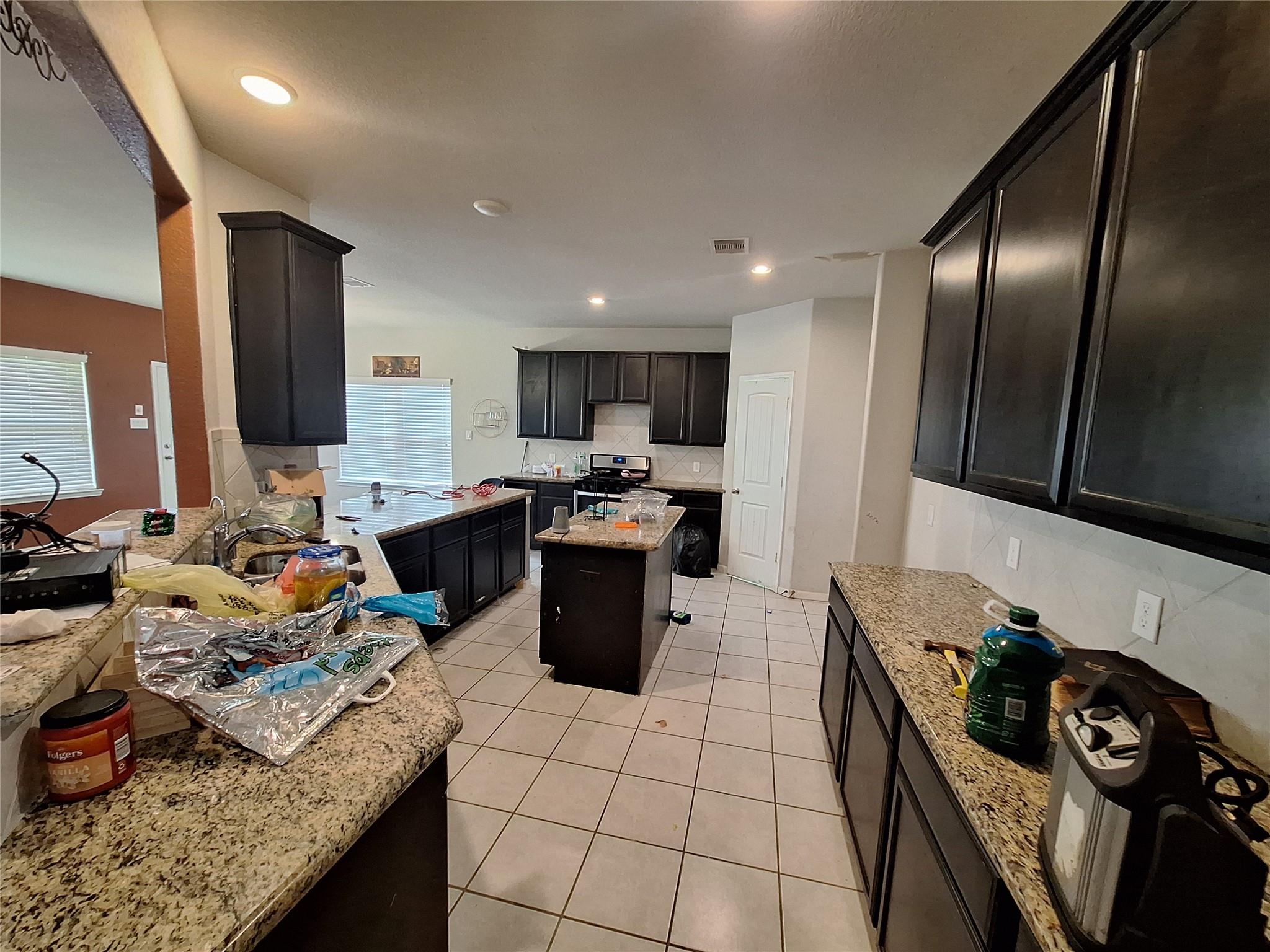 211 Sea Breeze Drive, Bacliff Tx 77518 Property Photo 6