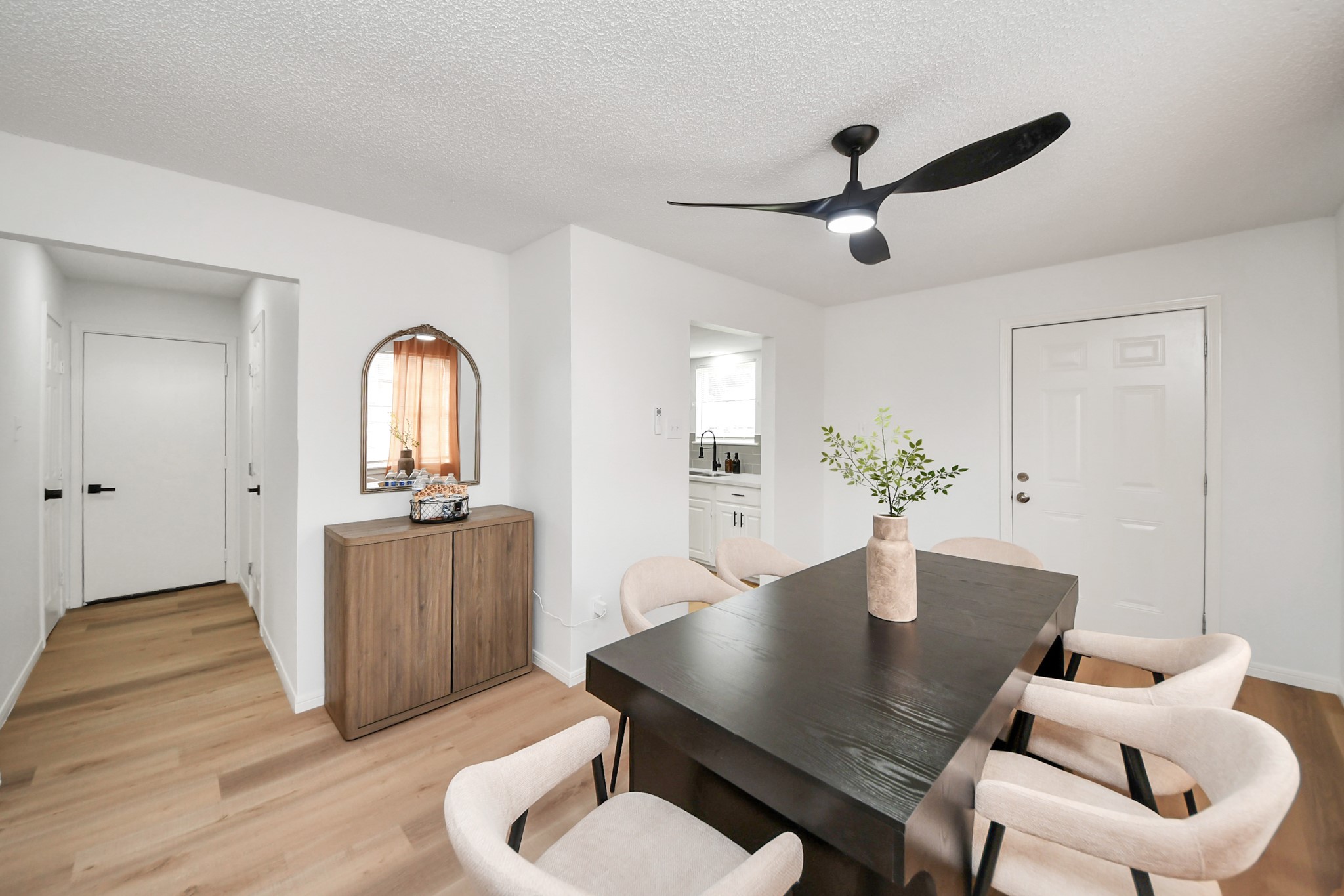 8631 Valley Ledge Drive Property Photo 6