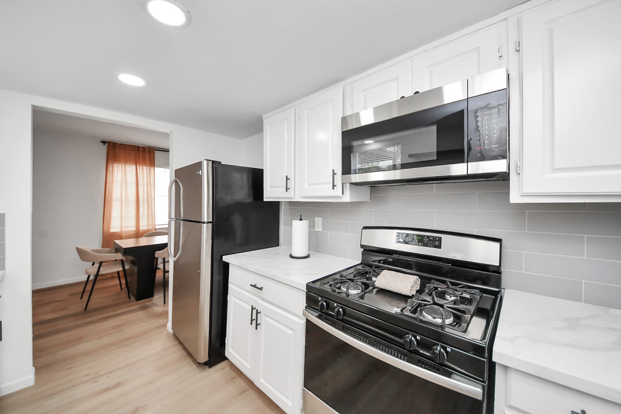 8631 Valley Ledge Drive Property Photo 11