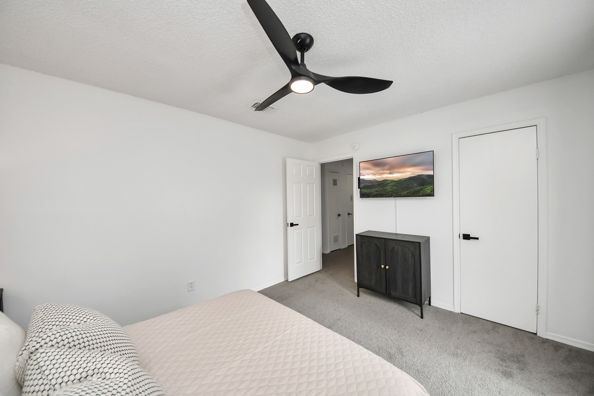 8631 Valley Ledge Drive Property Photo 13