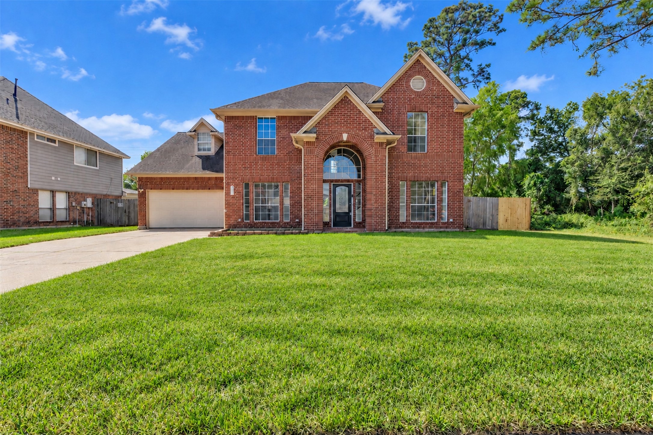 1019 Highland Woods Drive Property Photo 3