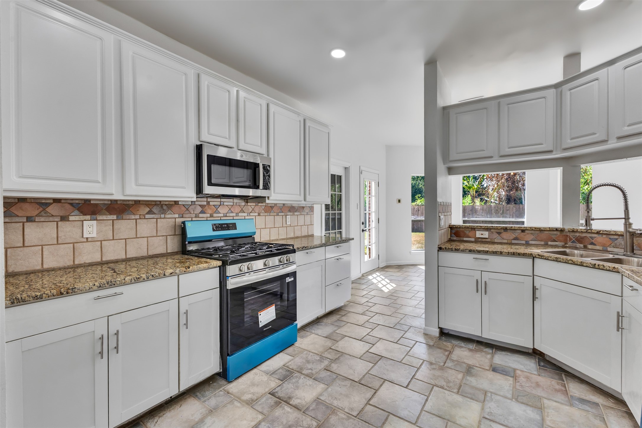 1019 Highland Woods Drive Property Photo 11