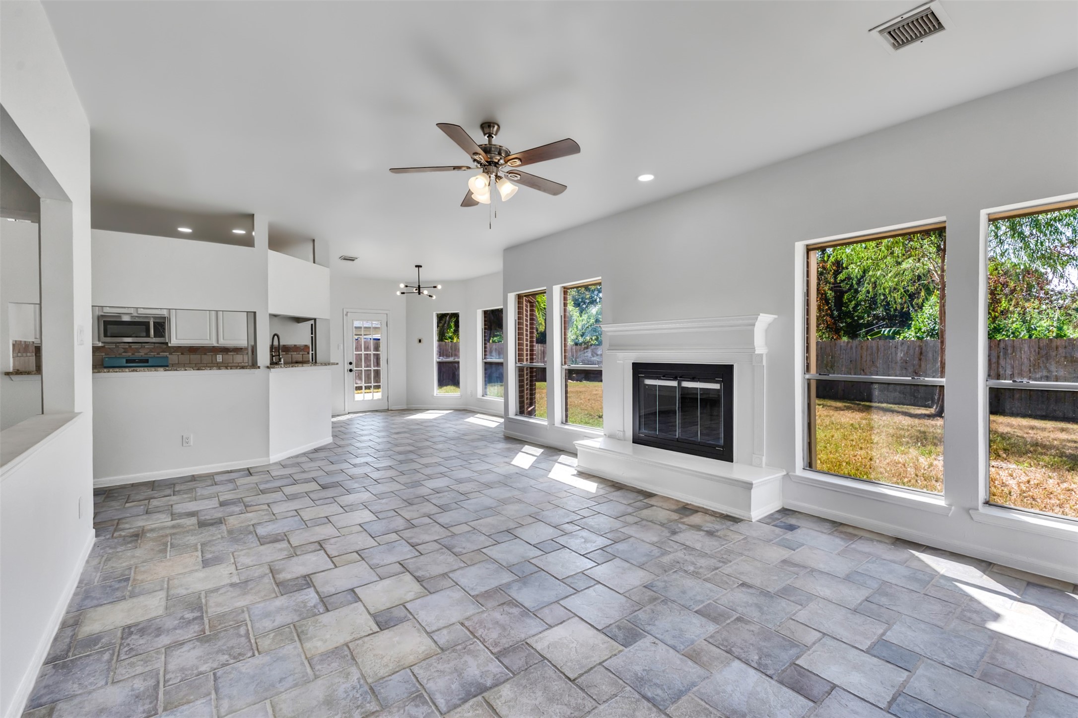 1019 Highland Woods Drive Property Photo 15